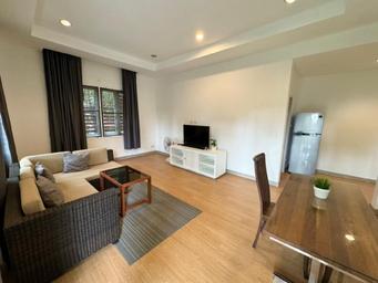 Superior, Suite, Villa, Near Building