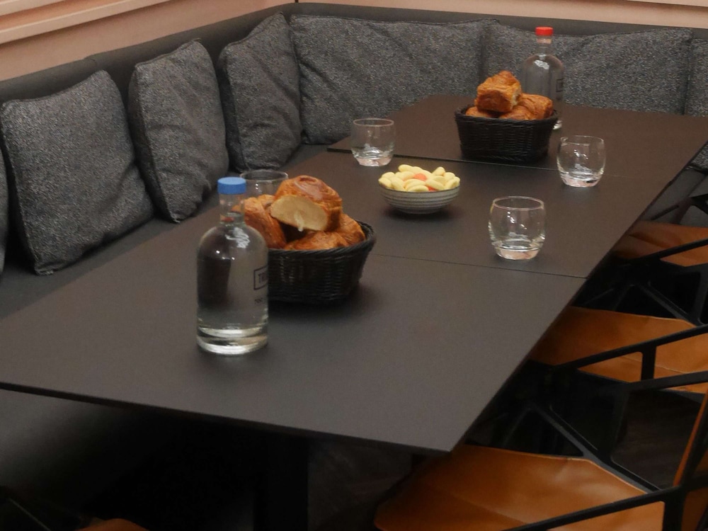 Tribe Paris Batignolles 49/67