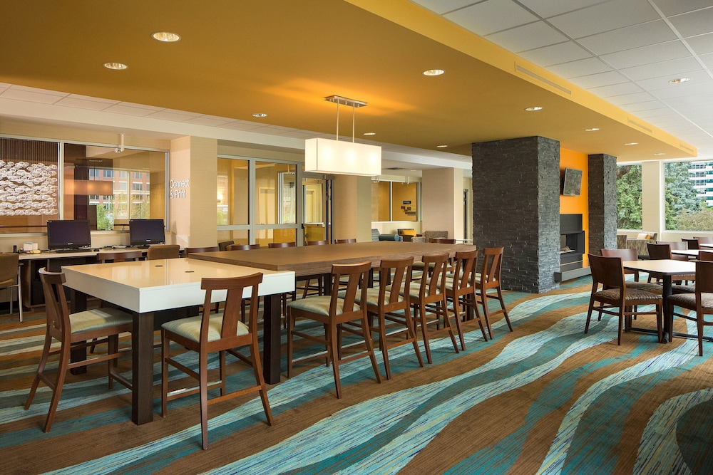 Fairfield Inn Suites Calgary Downtown 27/28