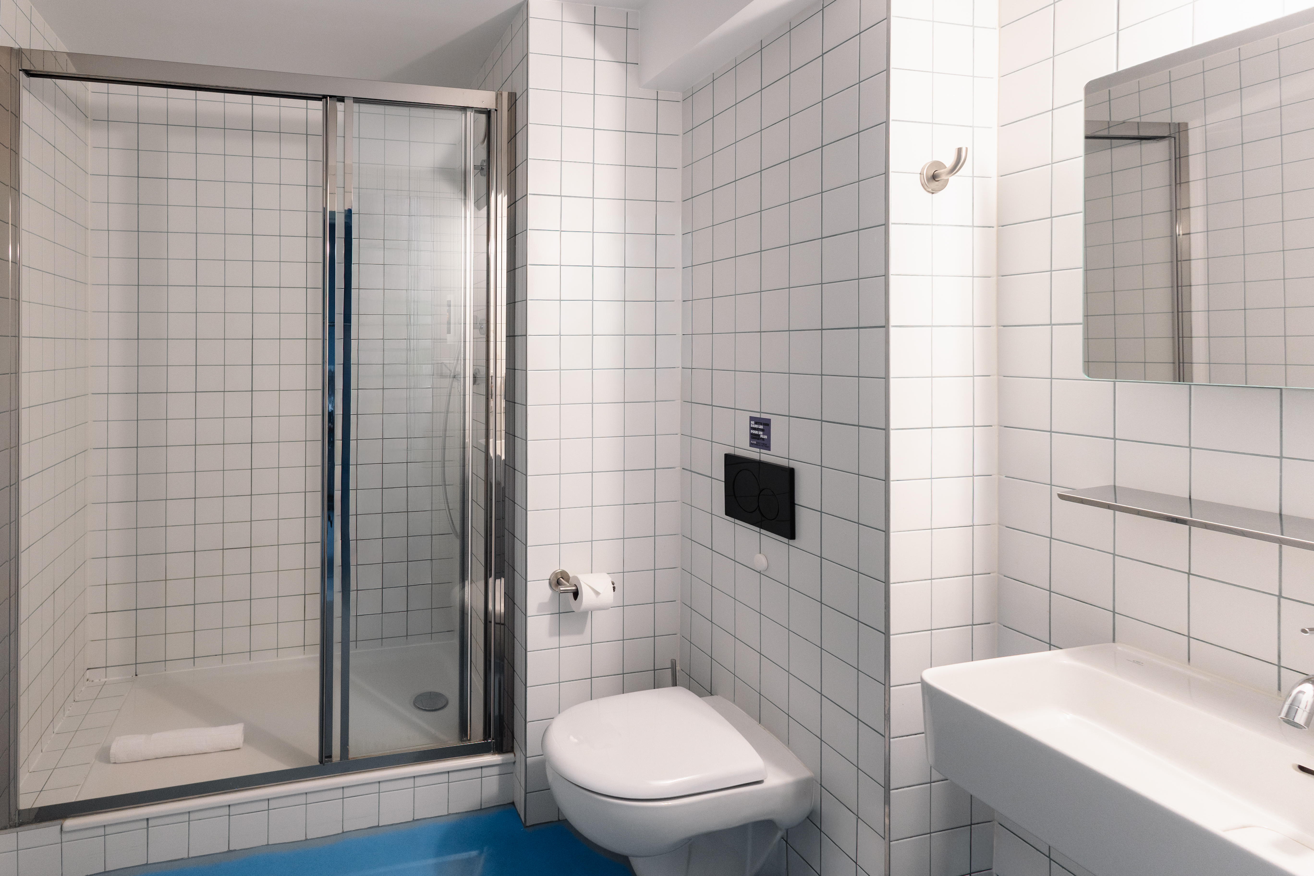 Bed in a 4 beds Male dormitory with private bathroom