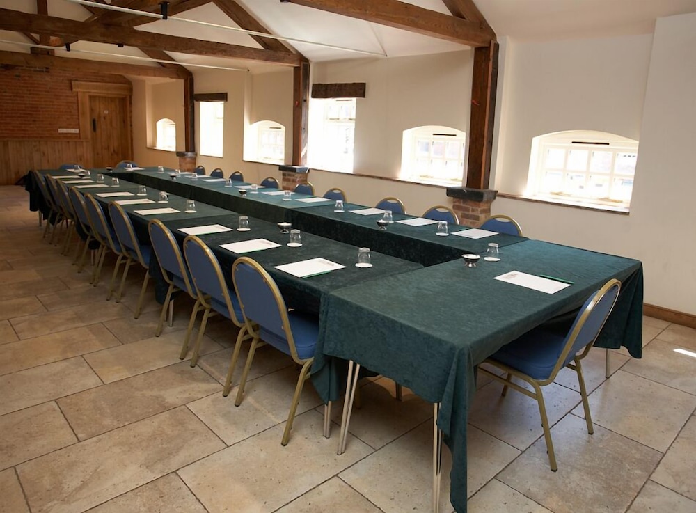 Donington Park Farmhouse Hotel 43/48