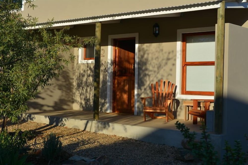 Travellers Rest 39/43