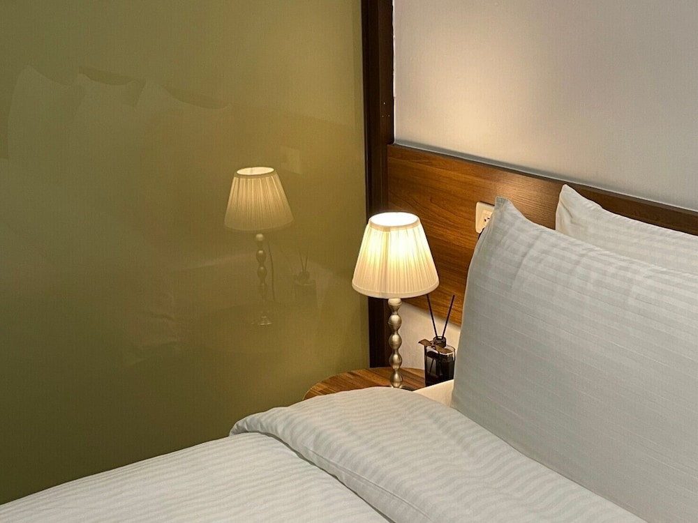 Guning Xiexinyuan Historical Inn 24/48