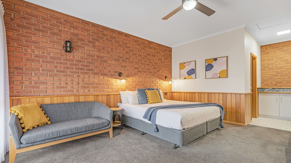 Executive, King Bed