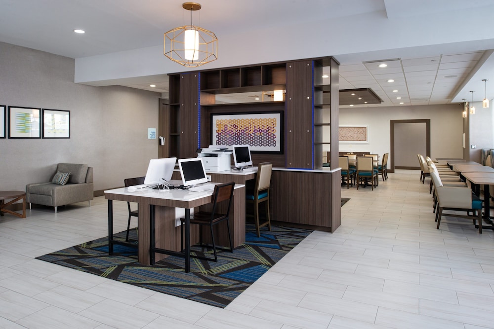 Holiday Inn Express Hotel And Suites Los Angeles Downtown West 40/55