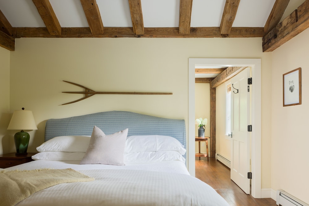 Hill Farm Inn 6/50