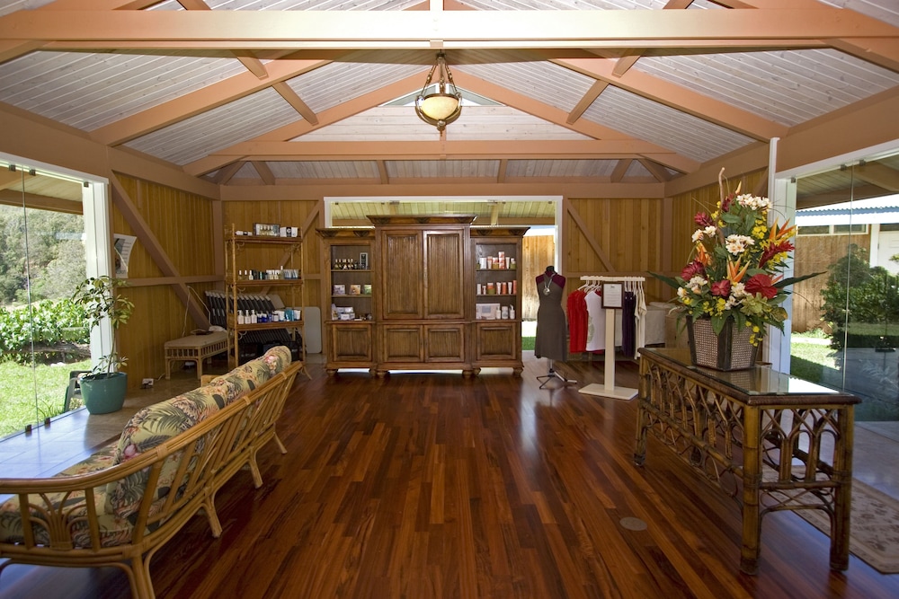 Hawaii Island Retreat 9/66