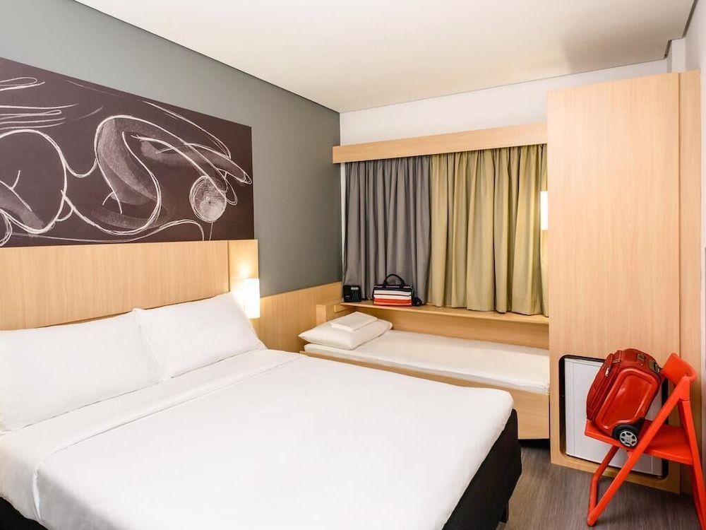 Room, 1 Double and 1 Single Bed, with Child Extra Bed