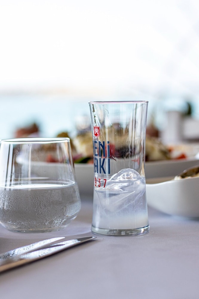 Sizmahan Hotel 24/64