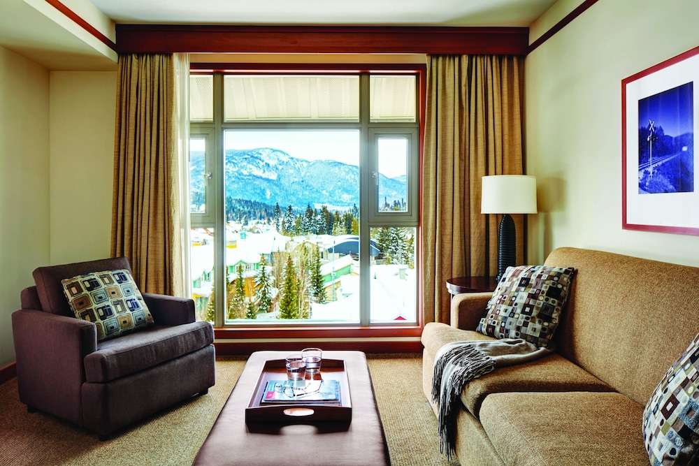 Pan Pacific Whistler Village Centre 38/59
