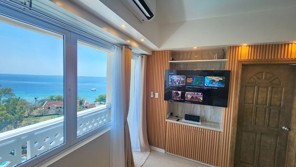 CONDO, LUXURY, BEACH FRONT, OCEAN VIEW