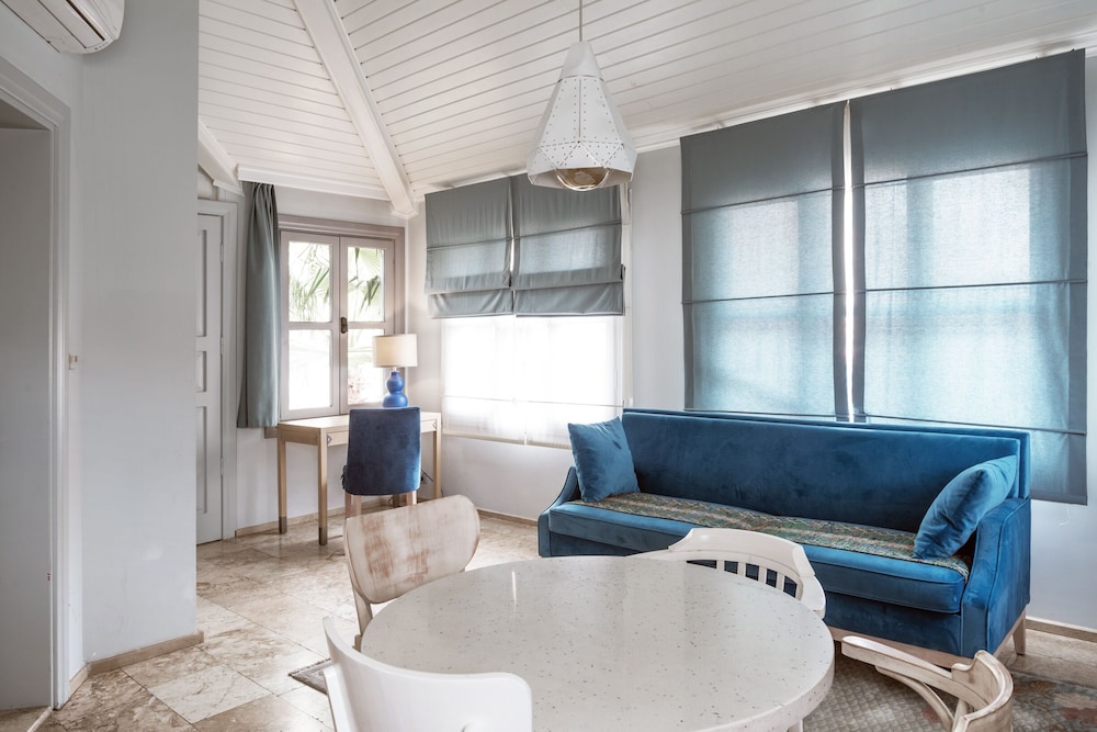 Delight Deluxe Boutique Hotel 59/79