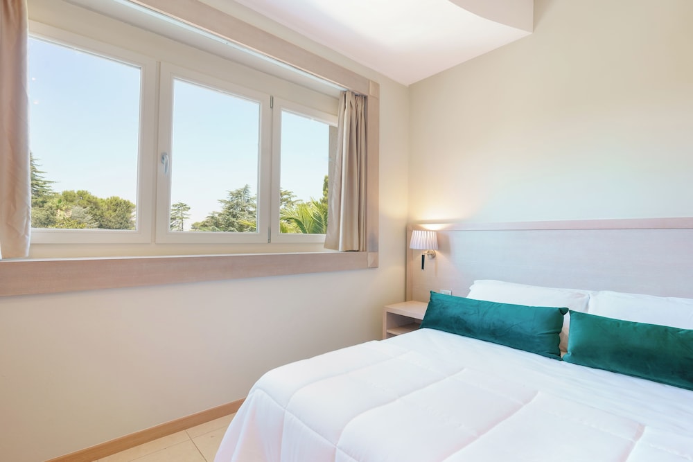 Superior, 1 Double and 1 Single Bed