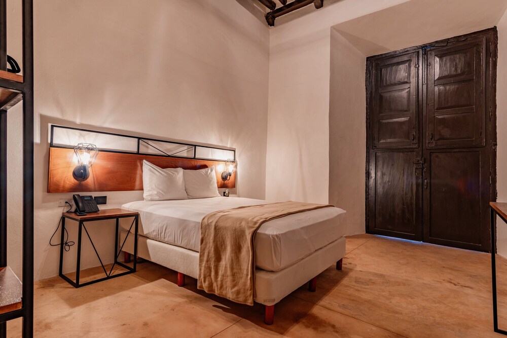 Hotel H.O 13/47