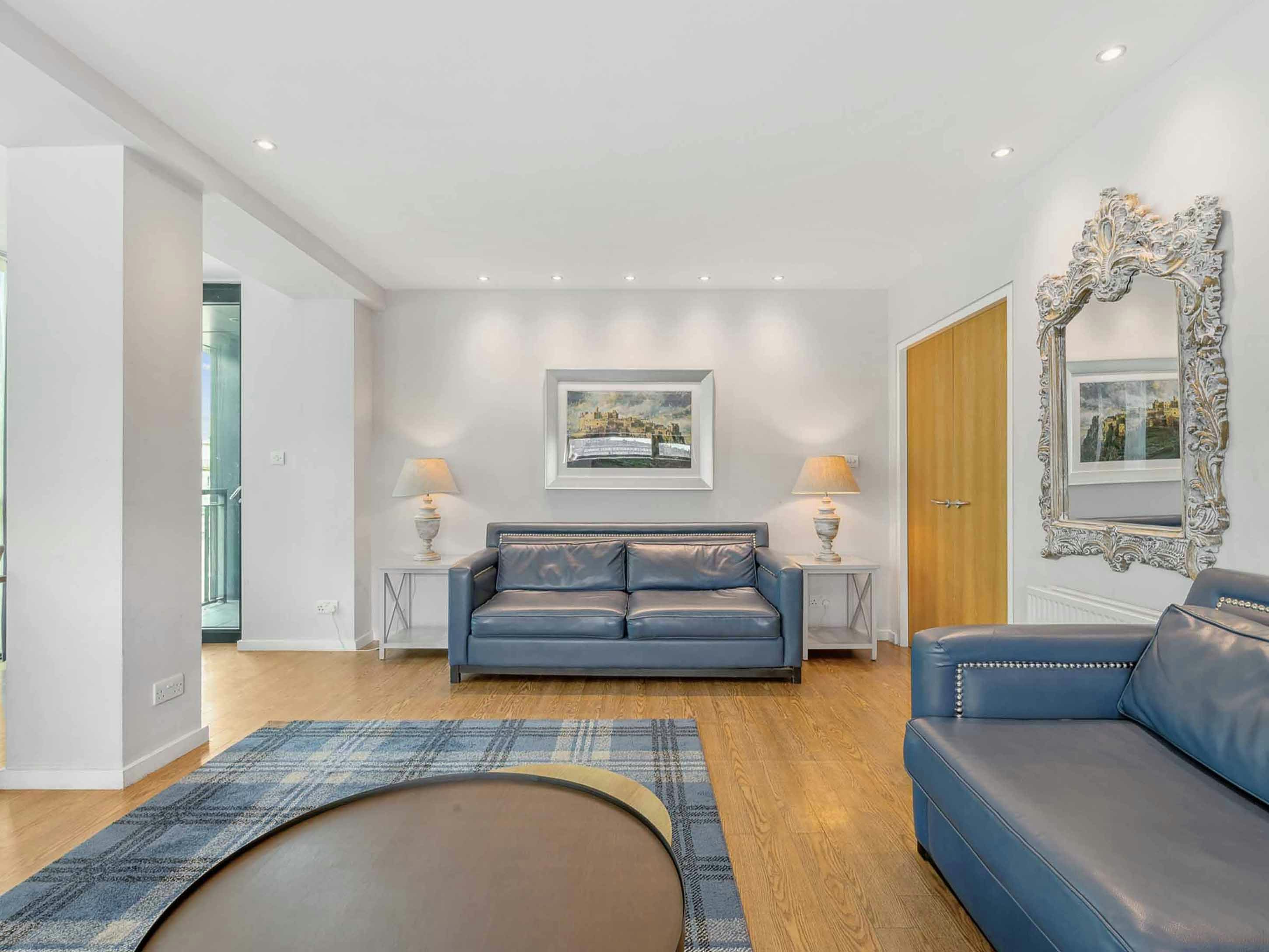 Princes Street Suites Hotel 36/56
