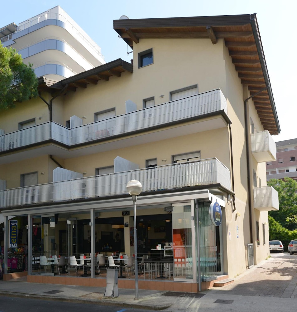 Etna Hotel 3/50