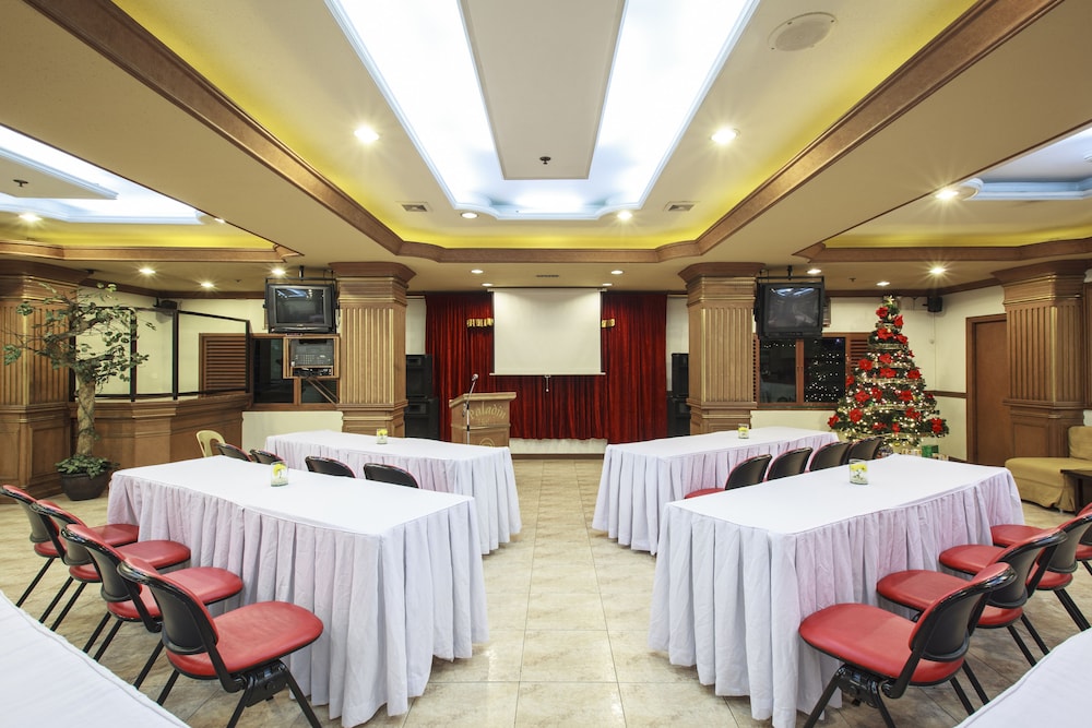 Paladin Hotel 34/41