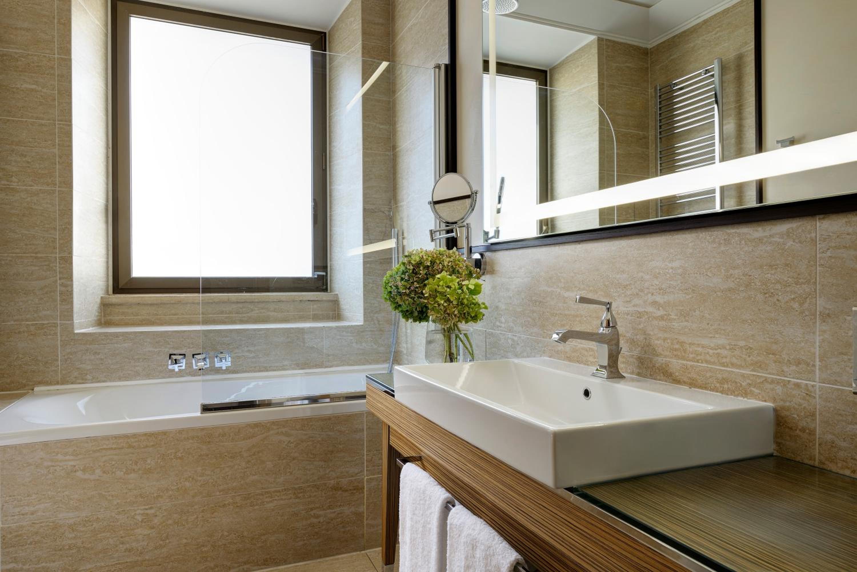 غرفة سوبيريور بسرير كوين، UNAHOTELS Deco Roma 4/5
