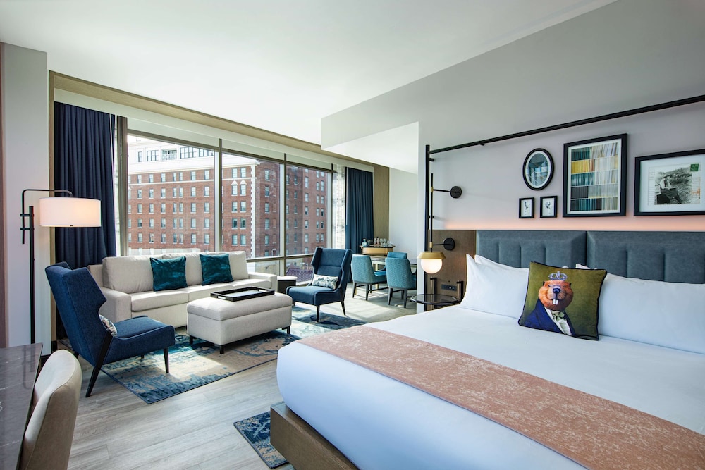 OLMSTEAD, SUITE, KING BED, SOFA