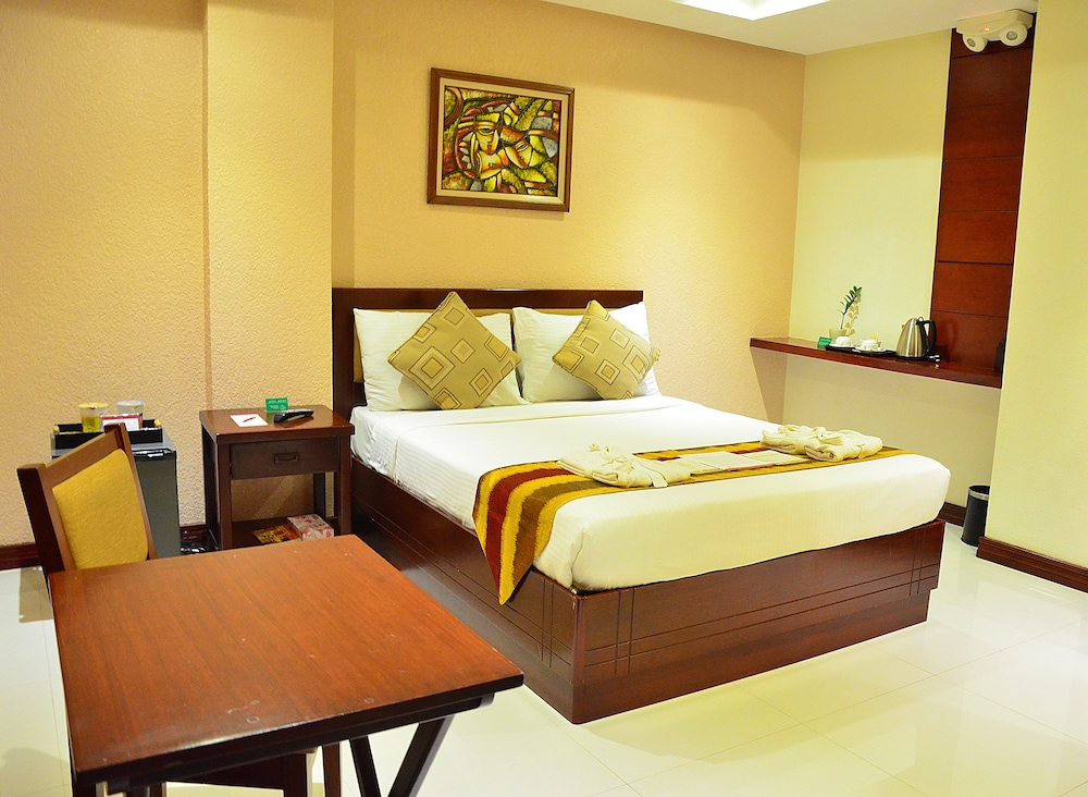 Hotel Centro Puerto Princesa Near Airport by ZUZU 28/107
