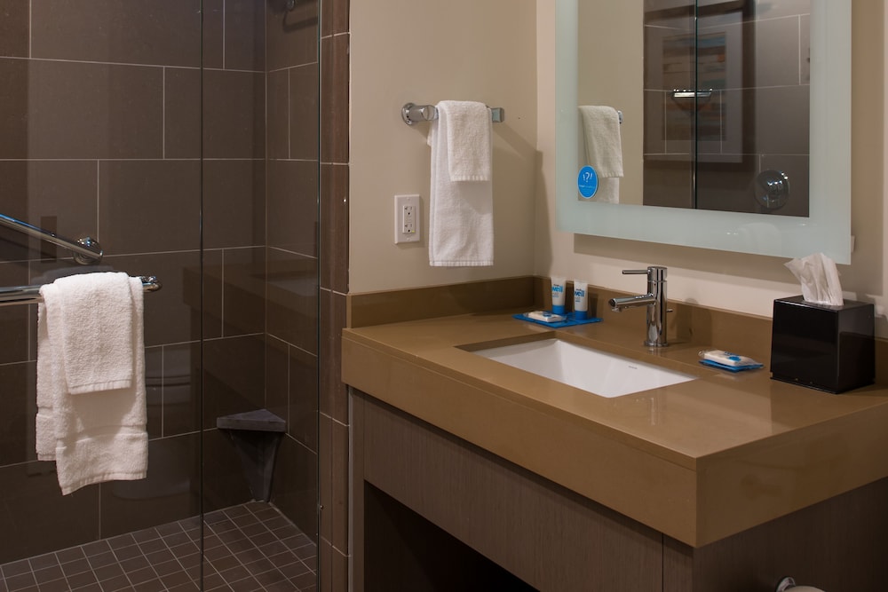 HYATT HOUSE NAPLES/5TH AVENUE 36/75