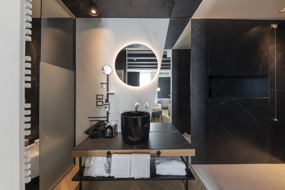 Maisonme Boutique Hotel 49/50