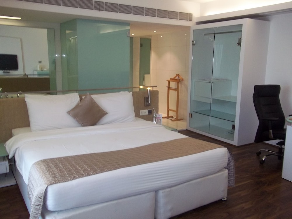 Welcomhotel by ITC Hotels, Ashram Road, Ahmedabad 26/71