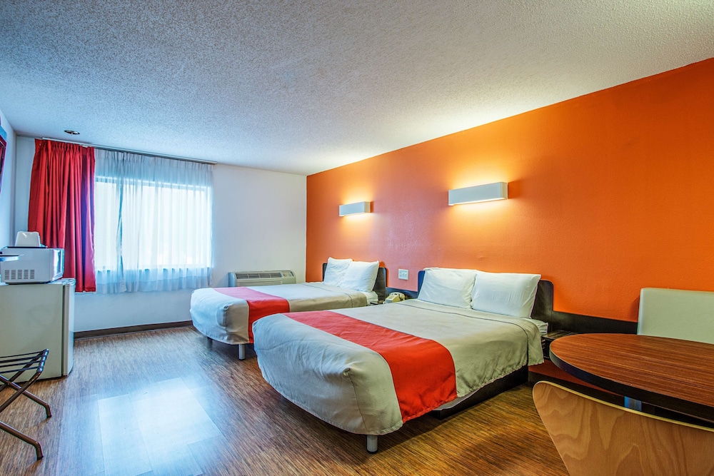 Motel6 Wisconsin Rapids Wi 18/54