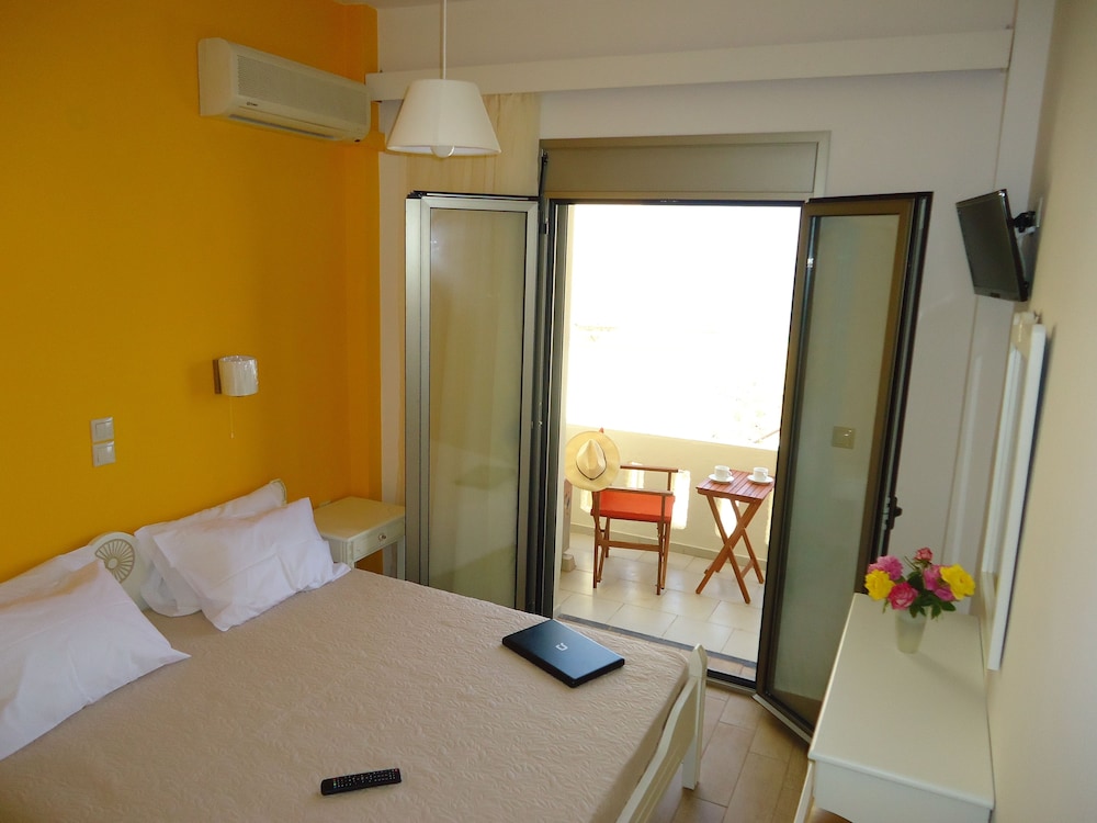 3 BEDROOMS, APARTMENT, TERRACE