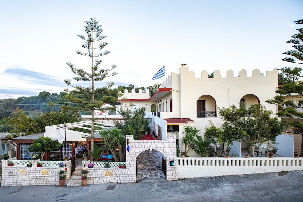 Kastro Hotel 42/50