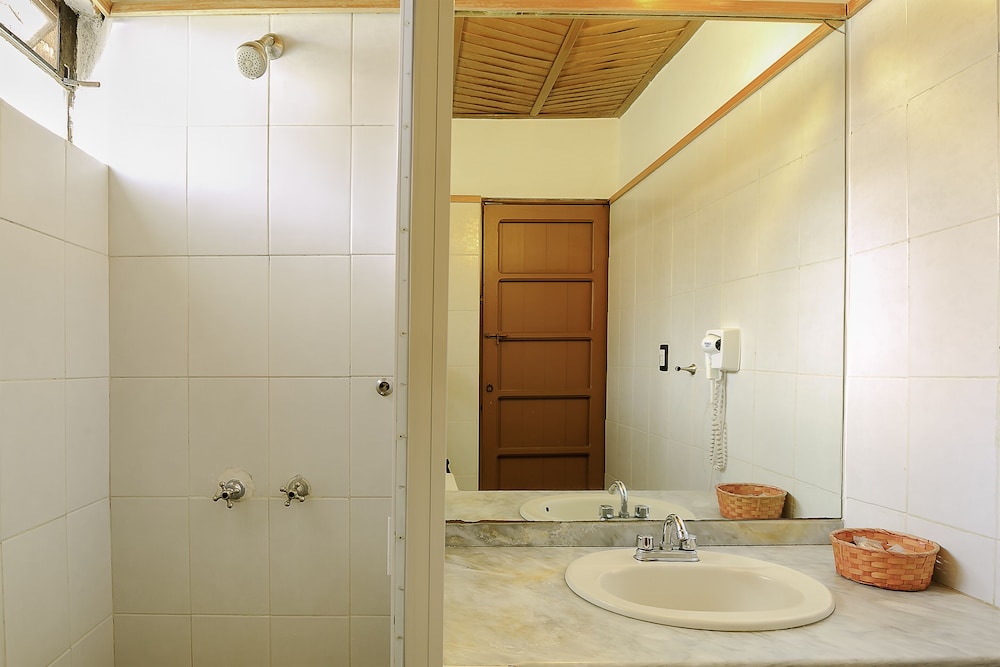 Hotel Pie de la Sierra 48/50