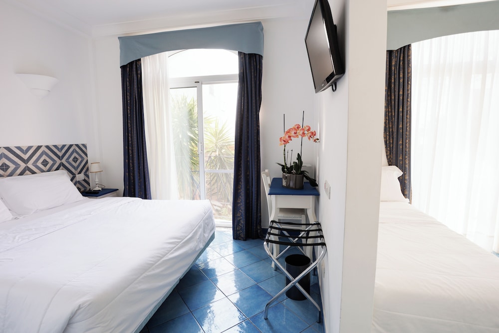 COMFORT, SINGLE, DOUBLE BED