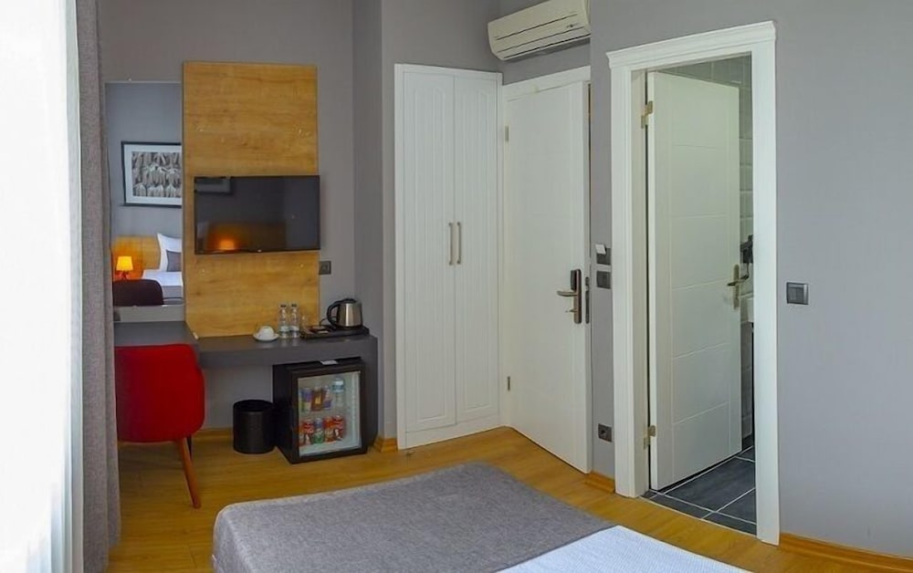 Uzer Otel 14/18