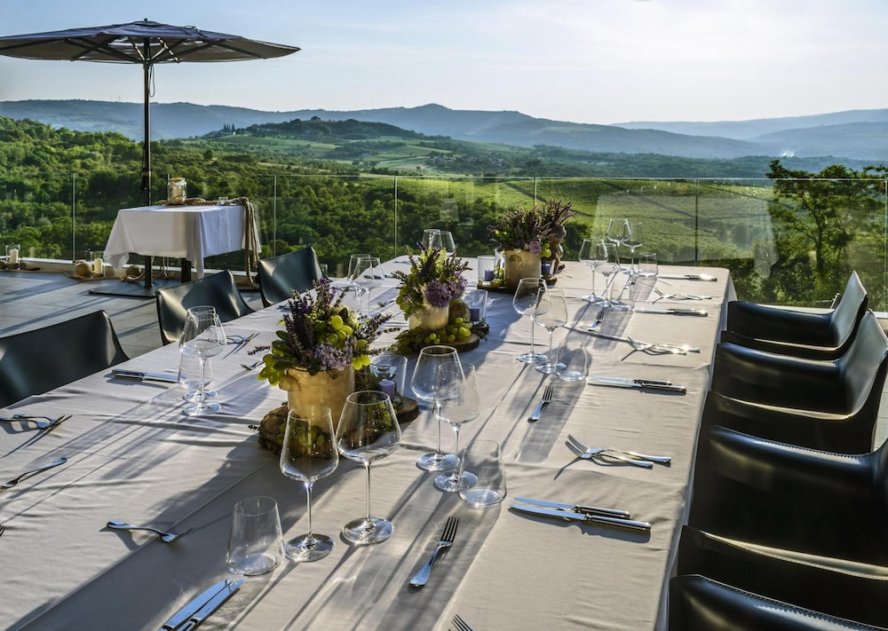 Wine Heritage Hotel Roxanich 66/81