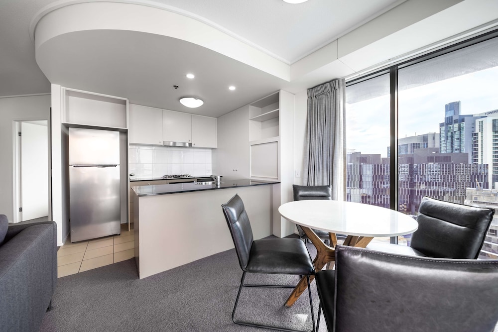 Oaks Brisbane Felix Suites 28/42