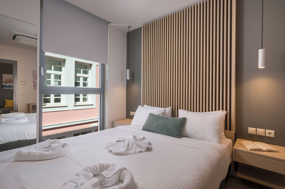 Trianon Luxury Apartments and Suites 32/74