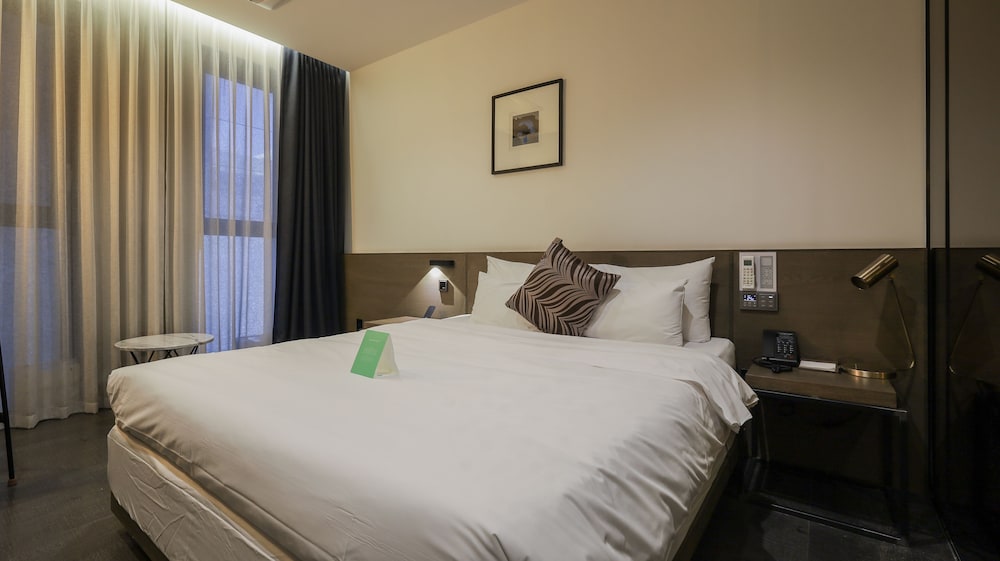 Superior, King Bed