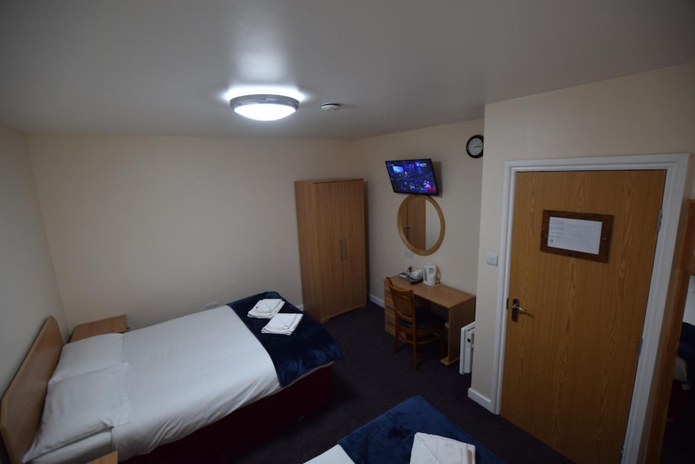 Woodlands Lodge Ilford 13/50