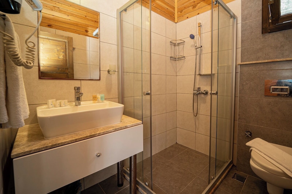 Sea Valley Lodge 48/50