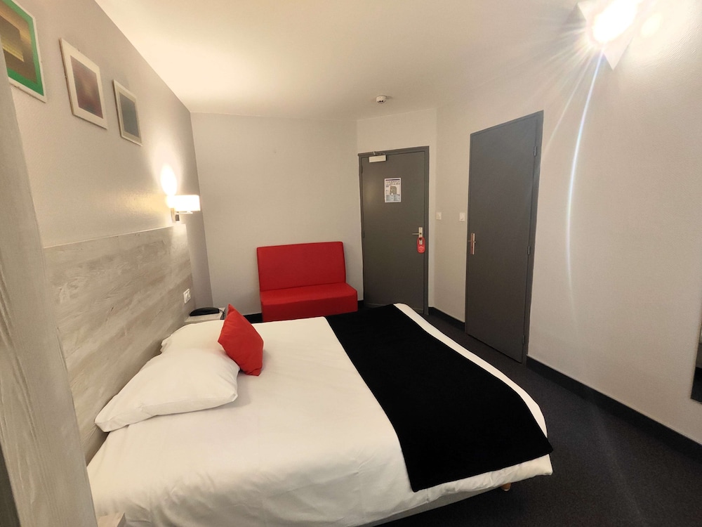 Brit Hotel Suisse Et Bordeaux 22/70