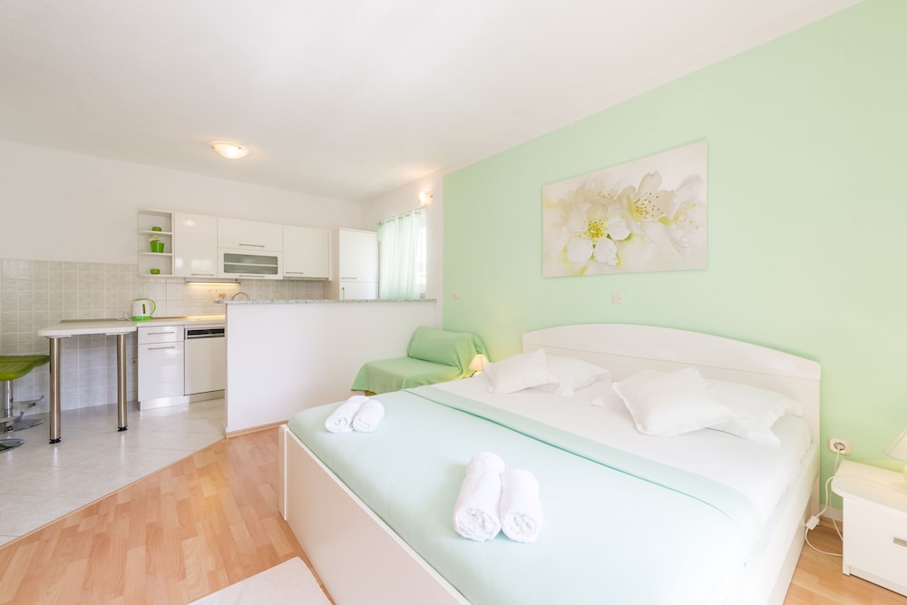 Apartmani Nikolina 18/50