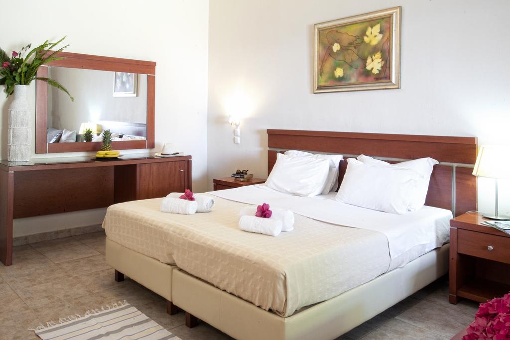 Room, Double or Twin Bed, Sea View