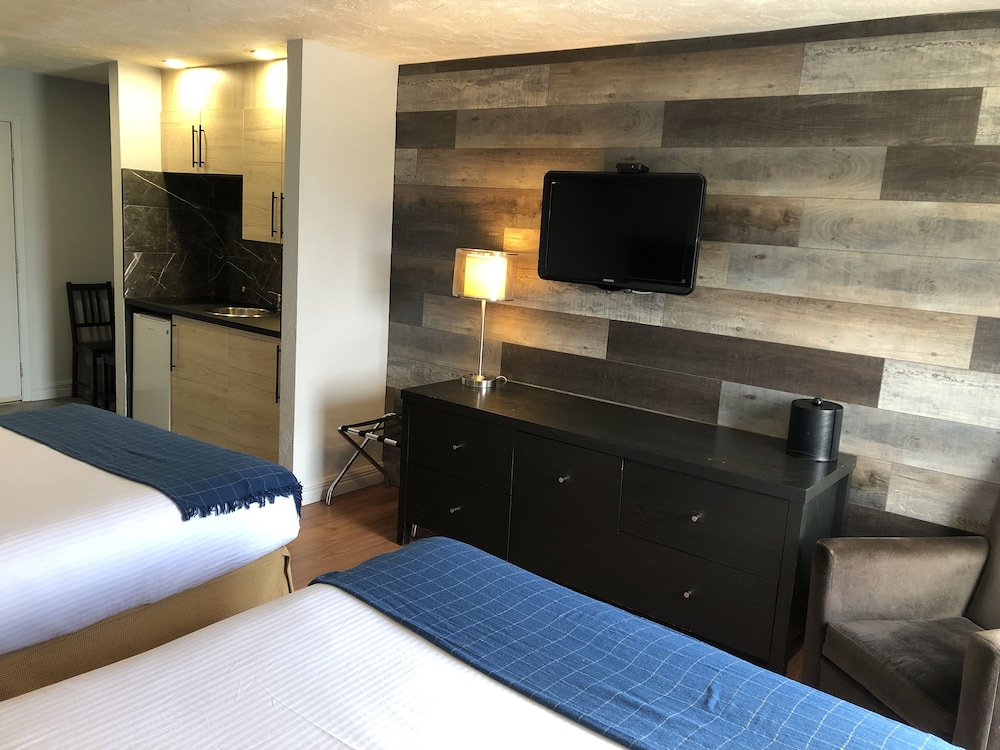Auberge Shores Inn & Hotel 27/47