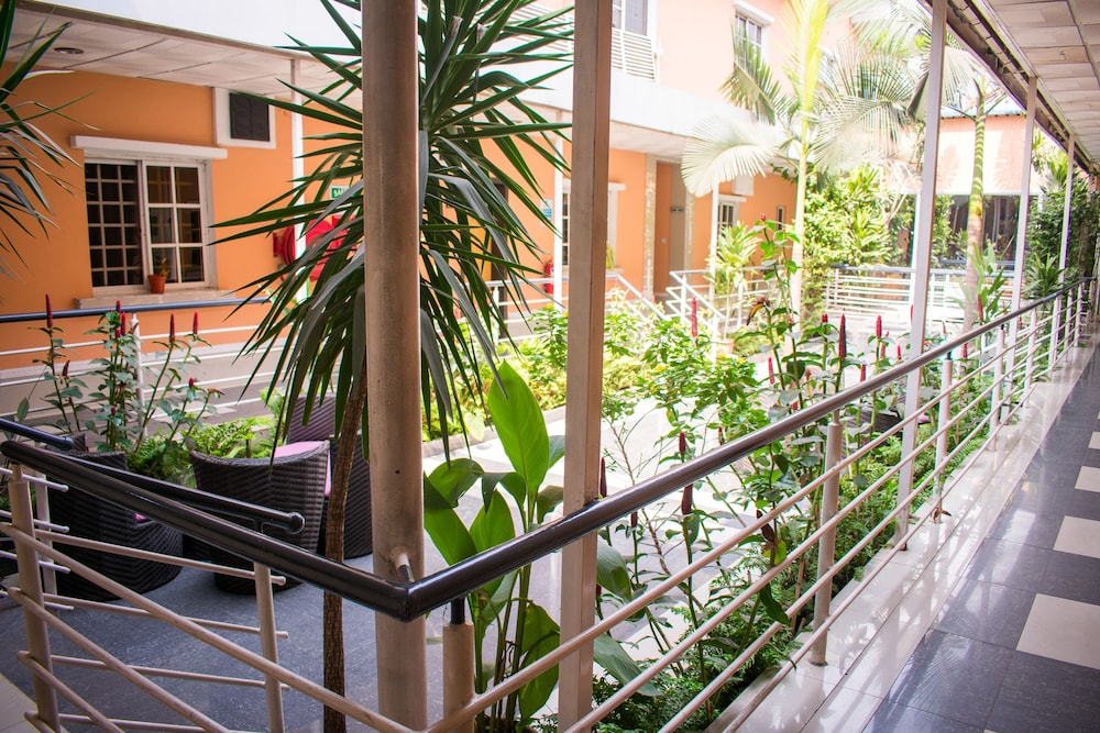 Primal Hotel GRA-Ikeja 6/50