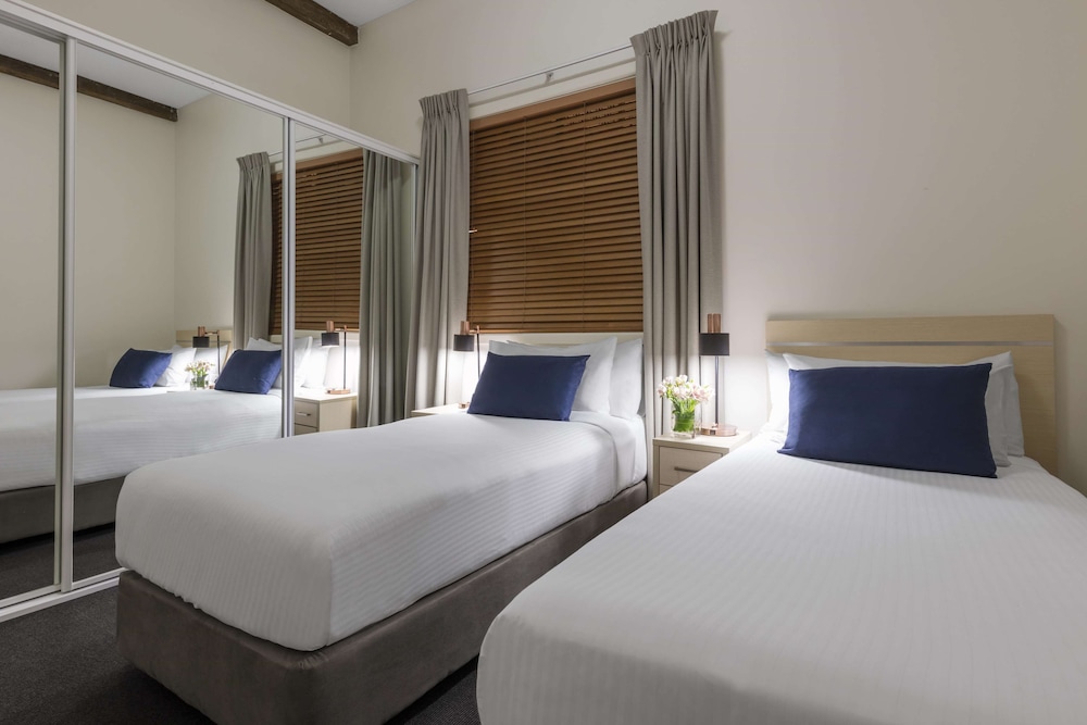 Oaks Sydney Goldsbrough Suites 11/69