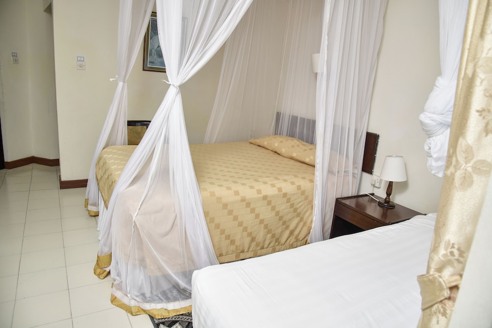 Northcoast Beach Hotel 25/50