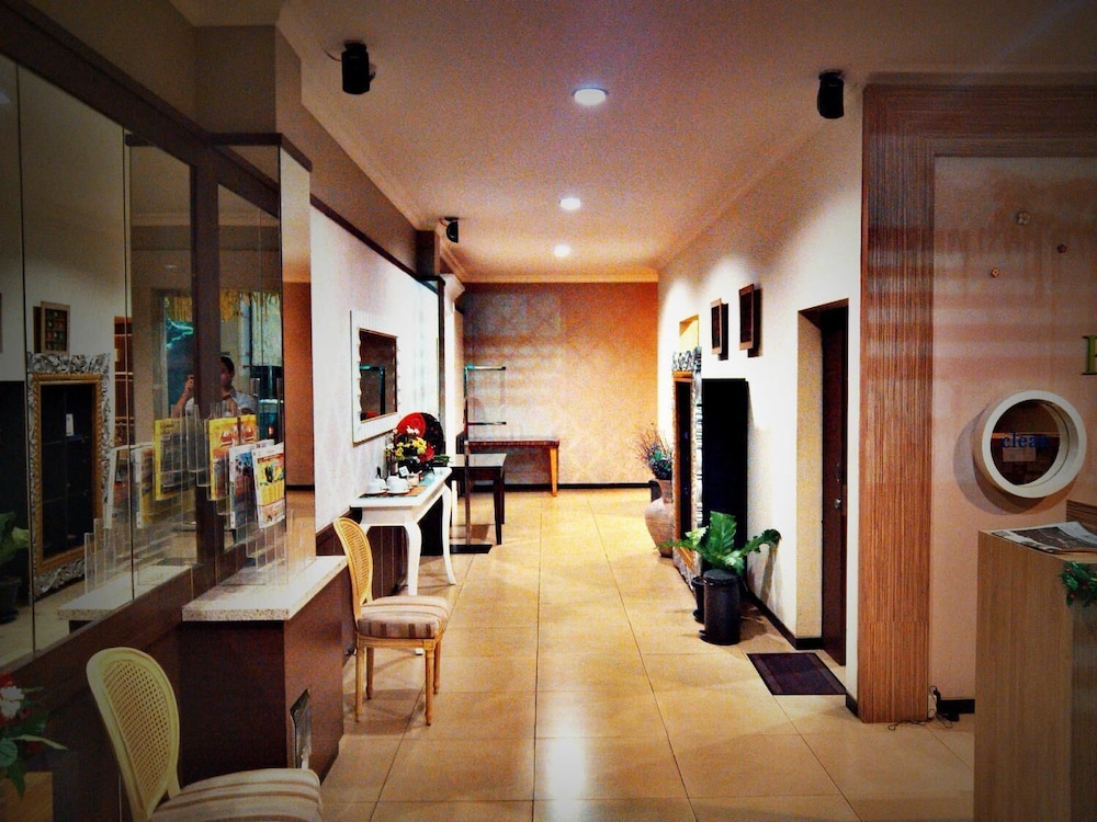 C3 Hotel Ungaran 27/33
