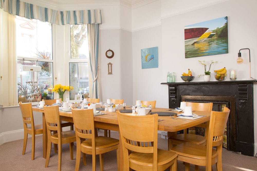 Mariners Guest House 33/45