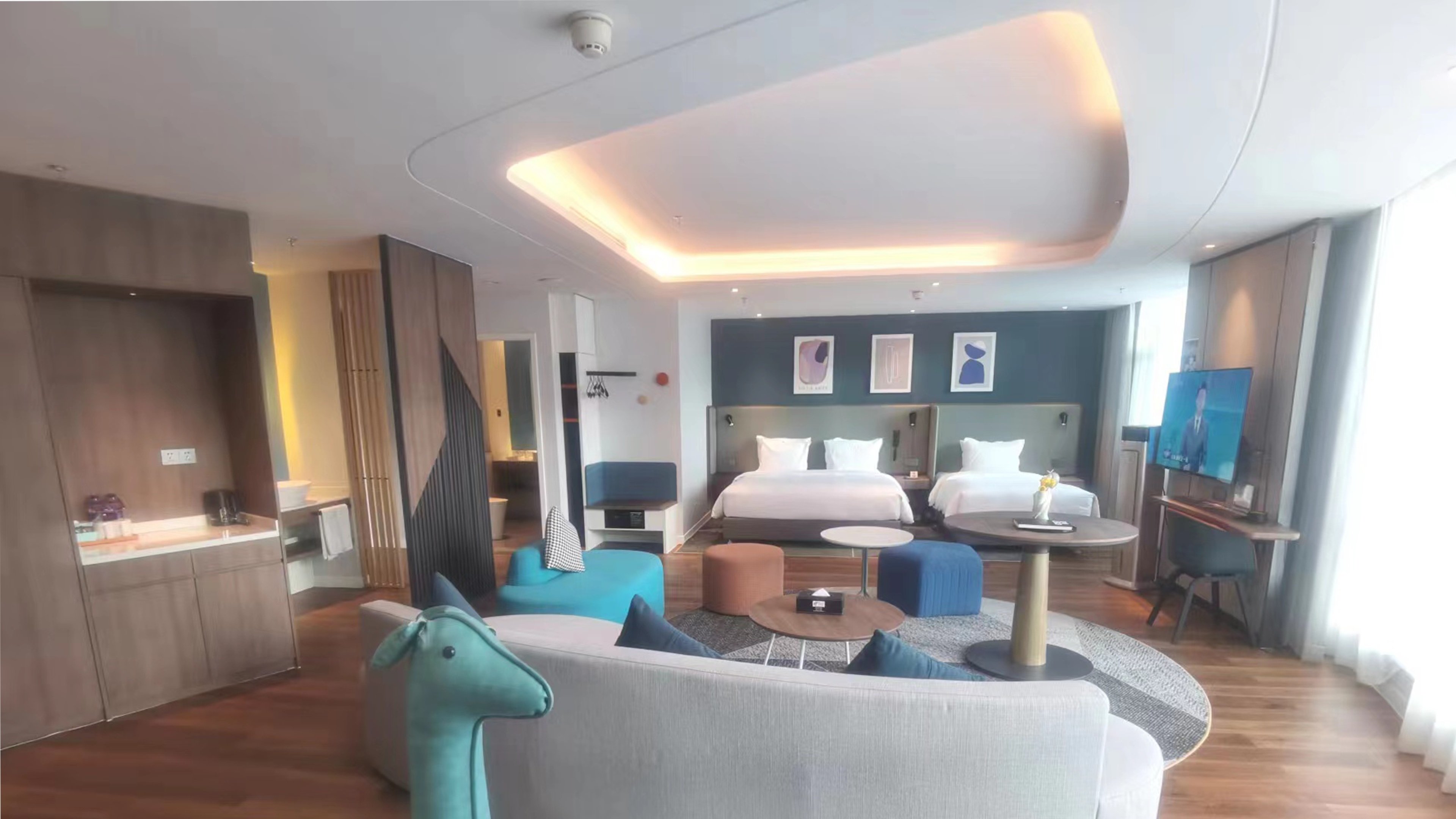 Holiday Inn Express Xining Railway Station 24/49