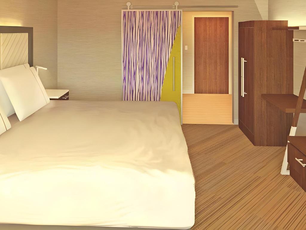 Leisure, King Bed